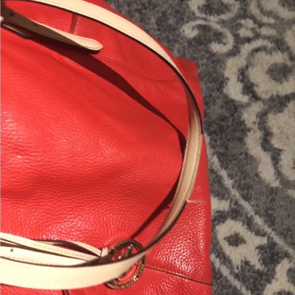 Michael Kors tote and wallet - Picture 9 of 10